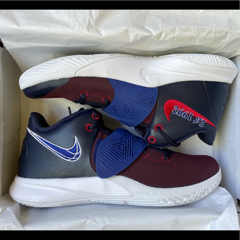 Nike Men's Kyrie Flytrap III Basketball Sneakers - Picture 11 of 15